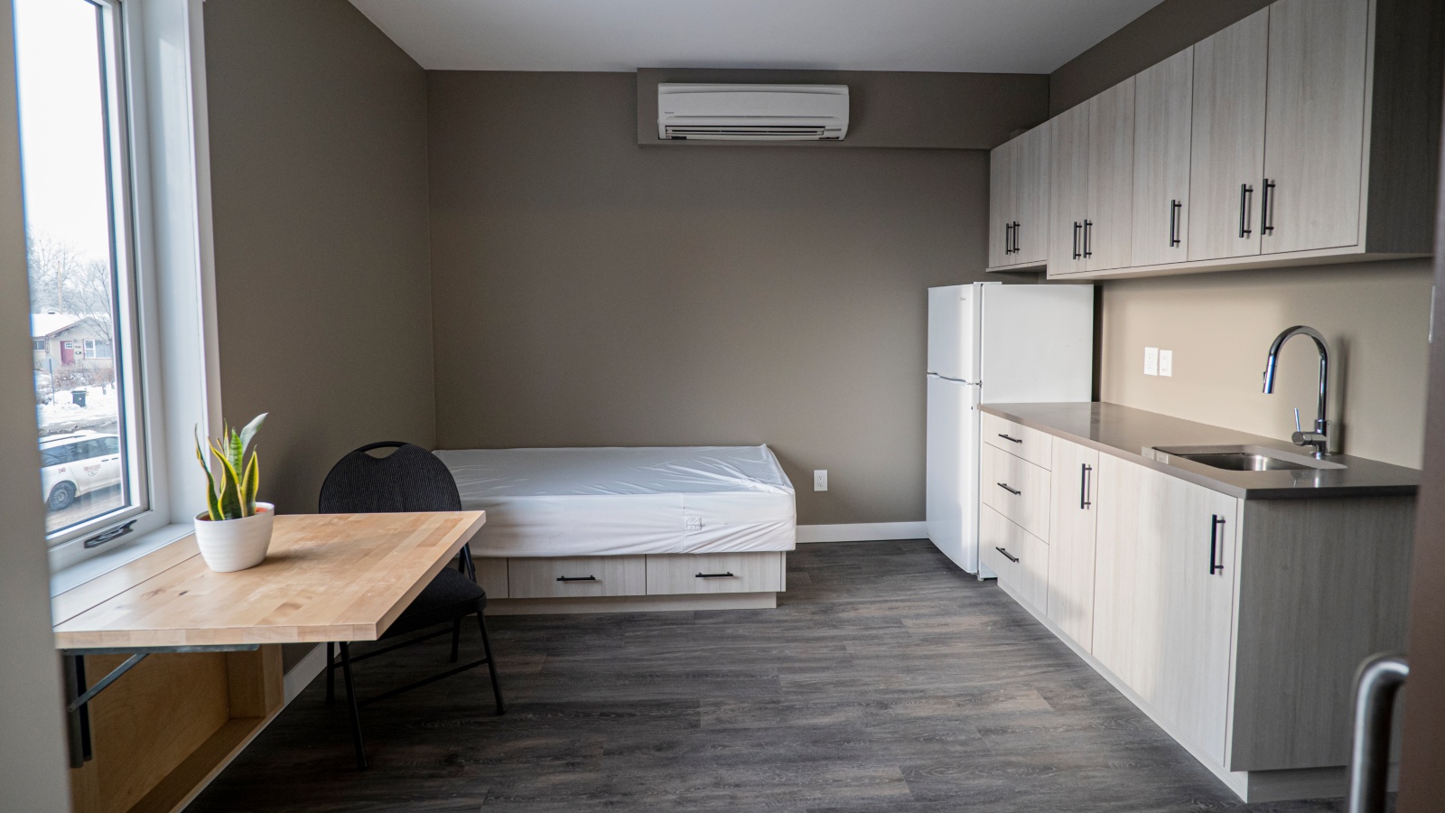 230112-transitional-housing-teaser-new-16x9-1600px.jpg